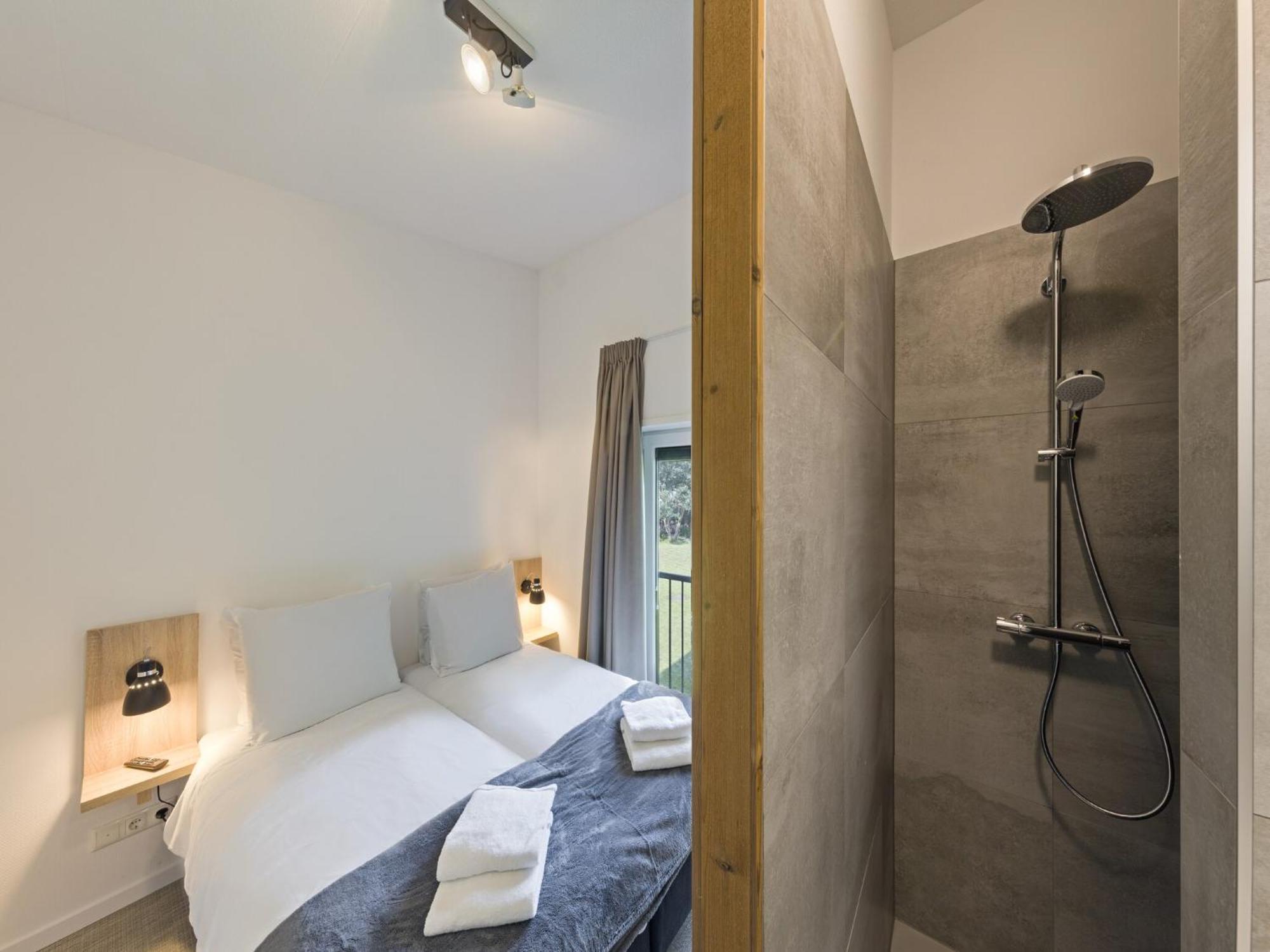 Luxurious With 3 Bathrooms, Only 200 M From The Vakantiehuis *