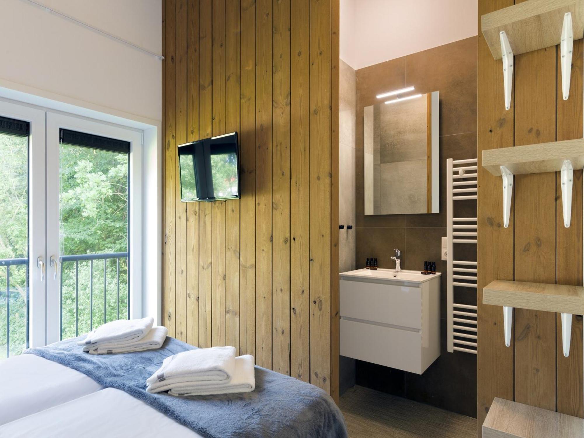 Vakantiehuis Luxurious With 3 Bathrooms, Only 200 M From The